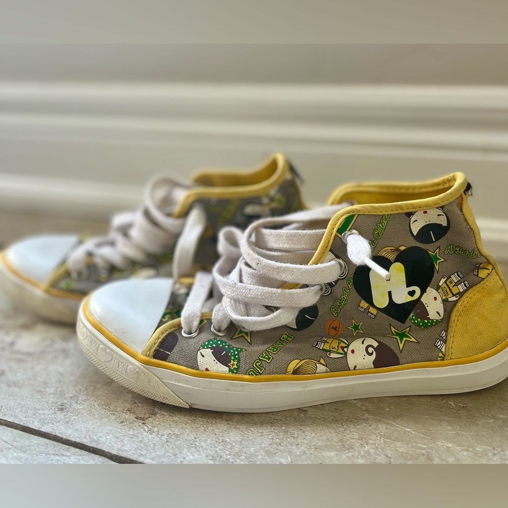 🍊Harajuku Lovers high tops size 7!  Fatal Attraction design.